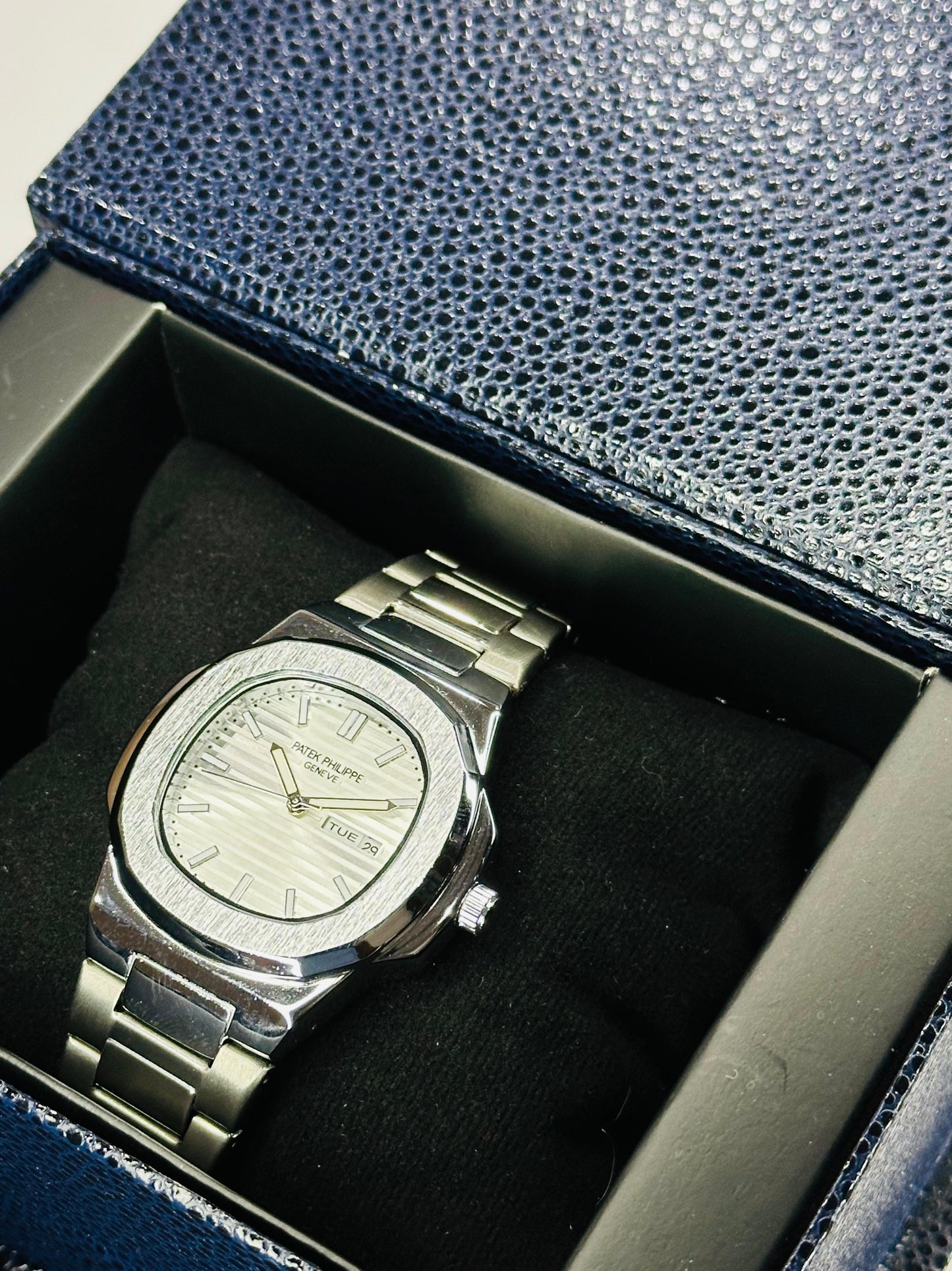 Pattek Philippie Men's Watch