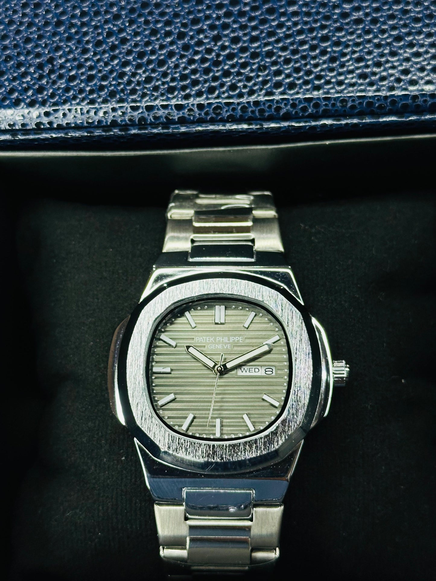 Pattek Philippie Men's Watch