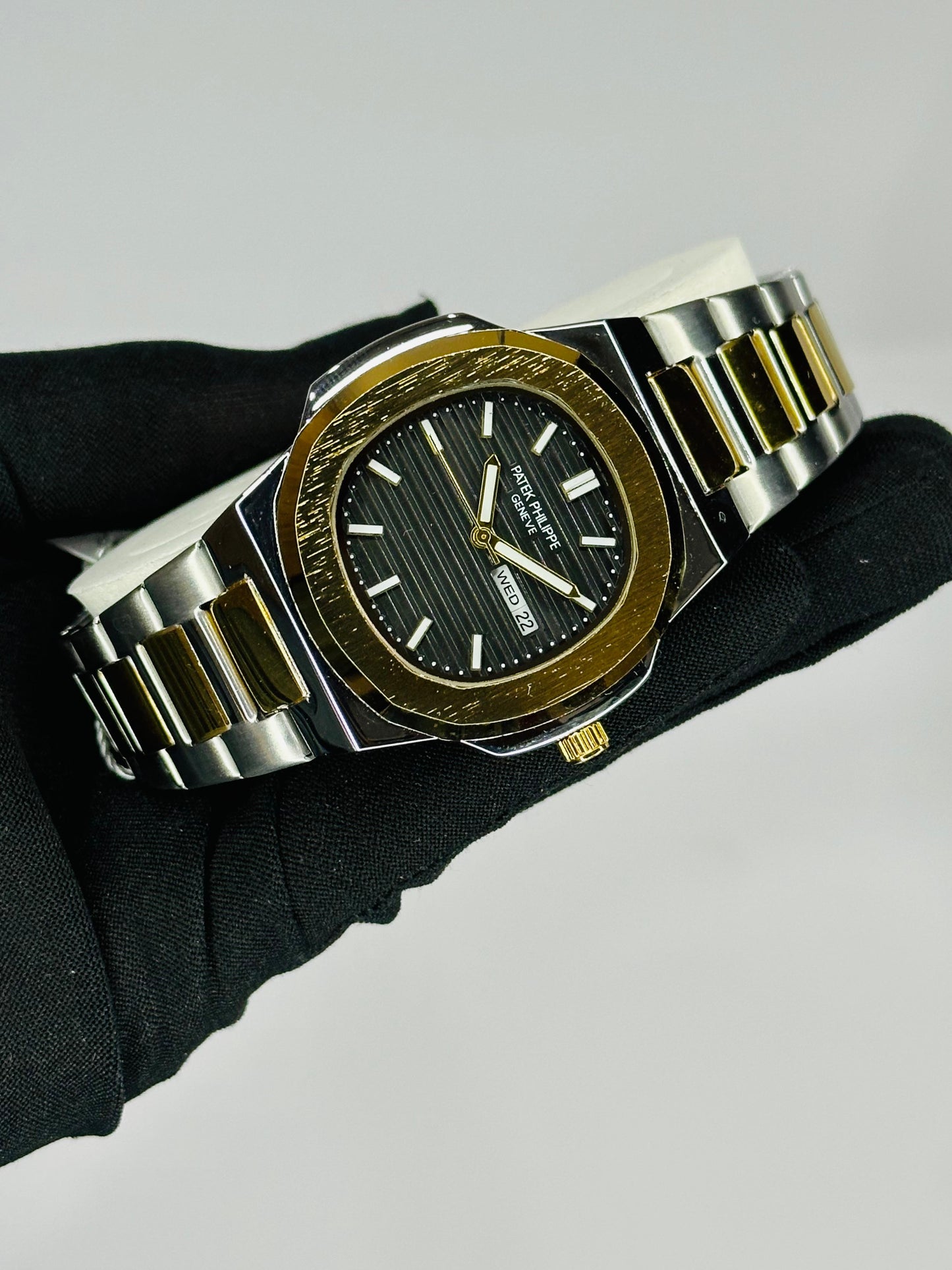 Pattek Philippie Men's Watch